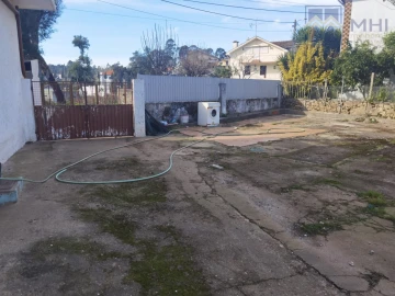 Moradia T9 para Venda em Argoncilhe