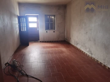 Moradia T9 para Venda em Argoncilhe