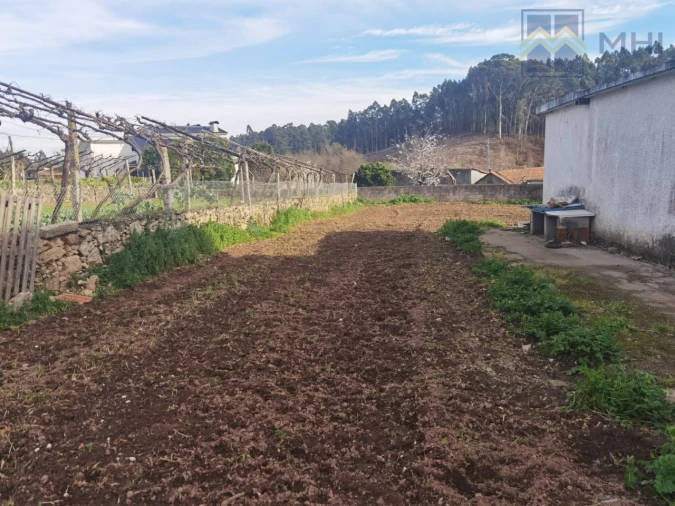 Moradia T9 para Venda em Argoncilhe Foto 28
