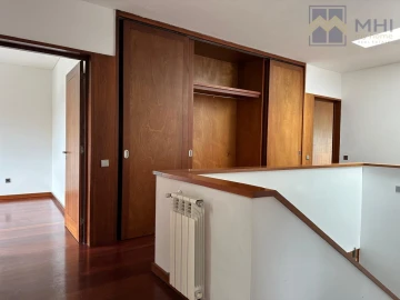 Moradia T4 para Venda em Perafita, Lavra e Santa Cruz do Bispo