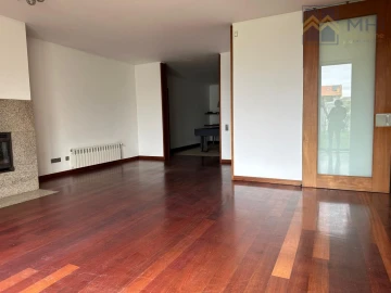 Moradia T4 para Venda em Perafita, Lavra e Santa Cruz do Bispo