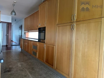 Moradia T4 para Venda em Perafita, Lavra e Santa Cruz do Bispo