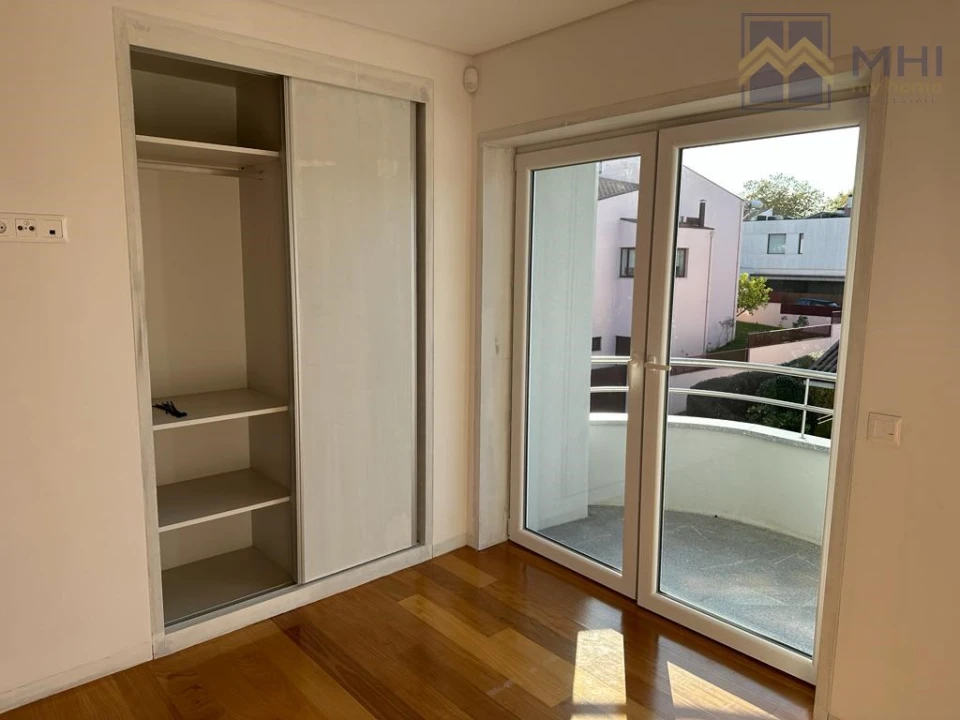 Moradia T4 para Venda em Mafamude e Vilar do Paraíso Foto 35