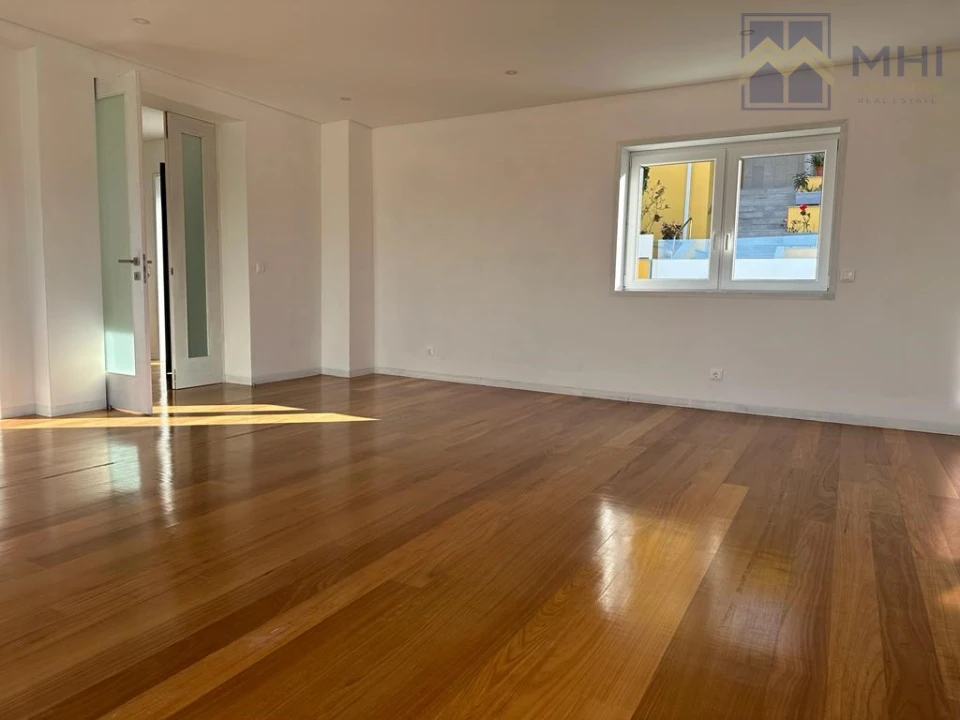 Moradia T4 para Venda em Mafamude e Vilar do Paraíso Foto 11