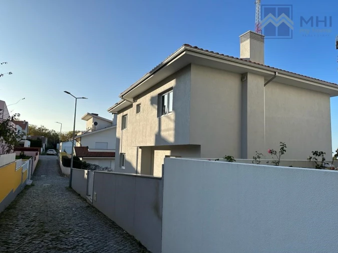 Moradia T4 para Venda em Mafamude e Vilar do Paraíso Foto 3