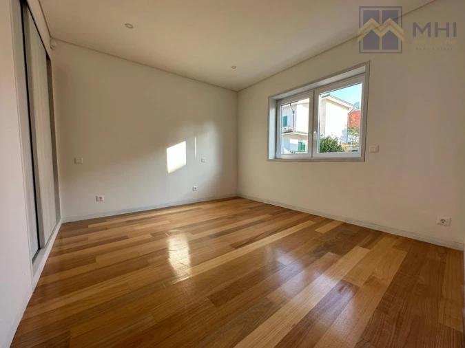 Moradia T4 para Venda em Mafamude e Vilar do Paraíso Foto 46