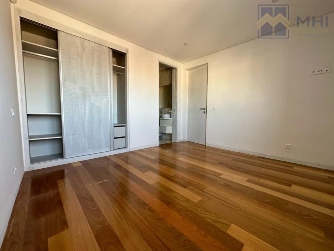 Moradia T4 para Venda em Mafamude e Vilar do Paraíso Foto 27