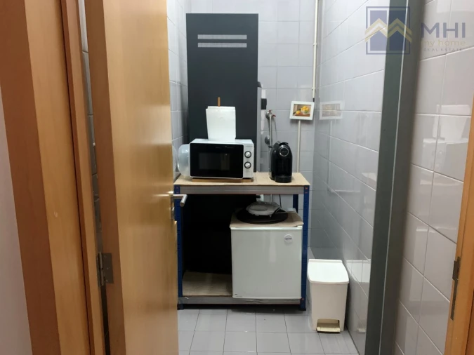 Armazém para Venda em Sandim, Olival, Lever e Crestuma Foto 4