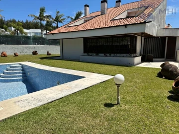 Moradia T5 para Venda em Gulpilhares e Valadares