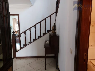 Moradia T5 para Venda em Gulpilhares e Valadares