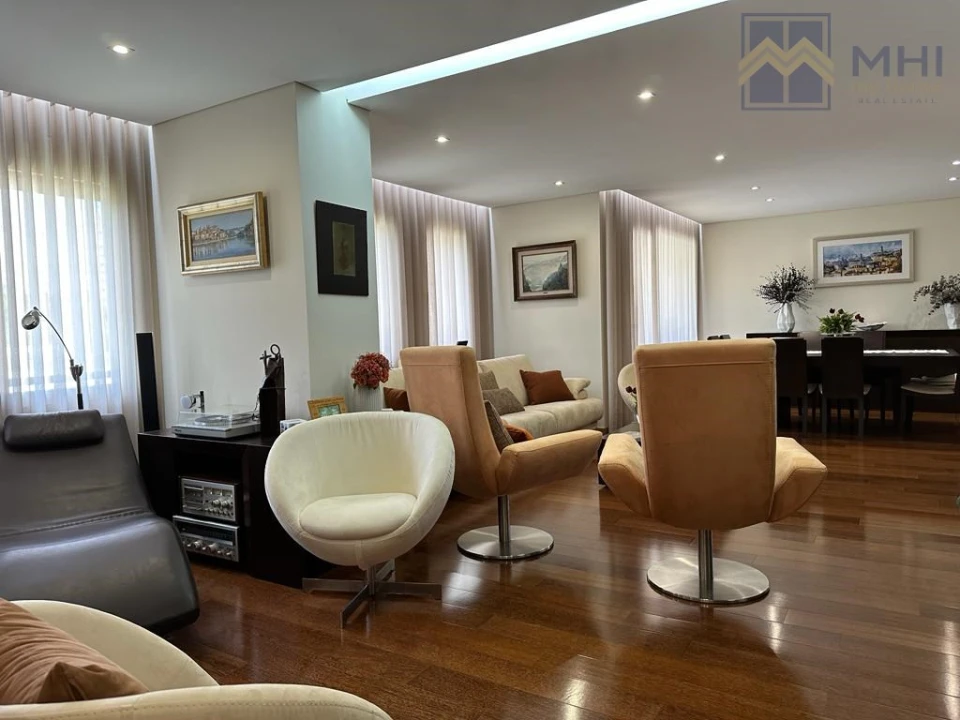 Apartamento T4 para Venda em Mafamude e Vilar do Paraíso Foto 11