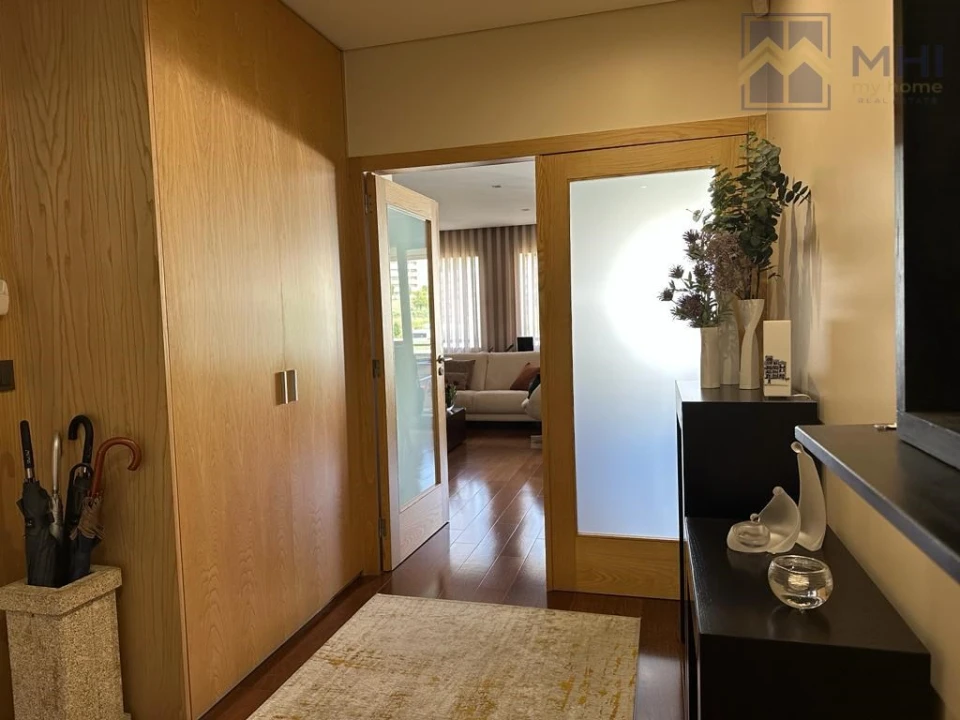 Apartamento T4 para Venda em Mafamude e Vilar do Paraíso Foto 18
