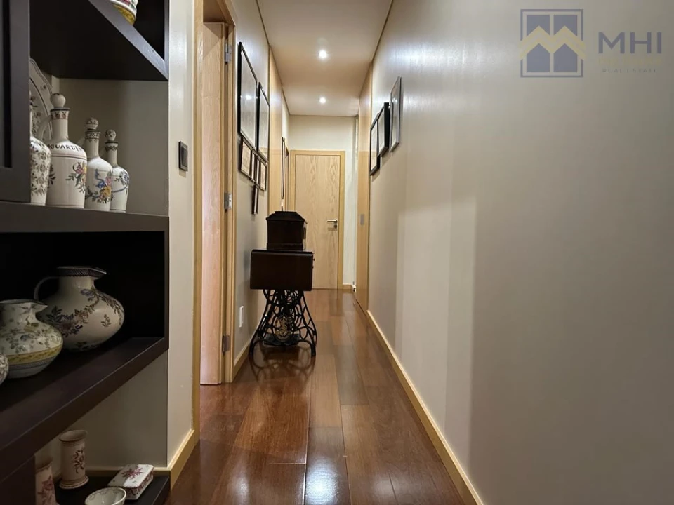 Apartamento T4 para Venda em Mafamude e Vilar do Paraíso Foto 31