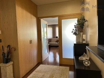 Apartamento T4 para Venda em Mafamude e Vilar do Paraíso