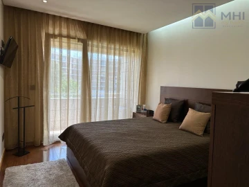 Apartamento T4 para Venda em Mafamude e Vilar do Paraíso