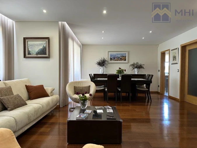 Apartamento T4 para Venda em Mafamude e Vilar do Paraíso Foto 4