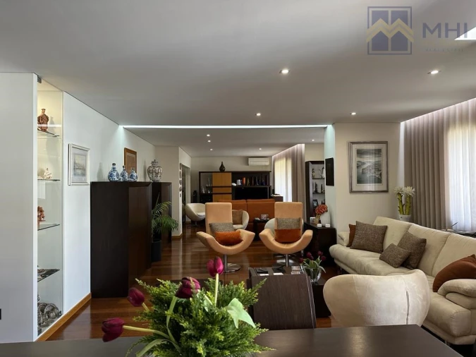 Apartamento T4 para Venda em Mafamude e Vilar do Paraíso Foto 2