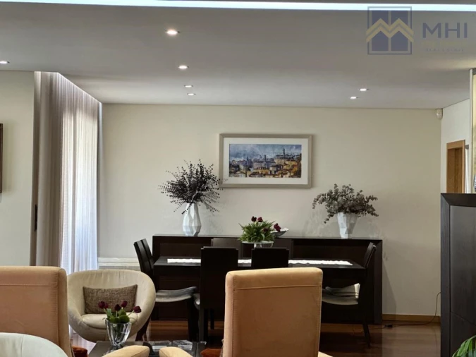 Apartamento T4 para Venda em Mafamude e Vilar do Paraíso Foto 9