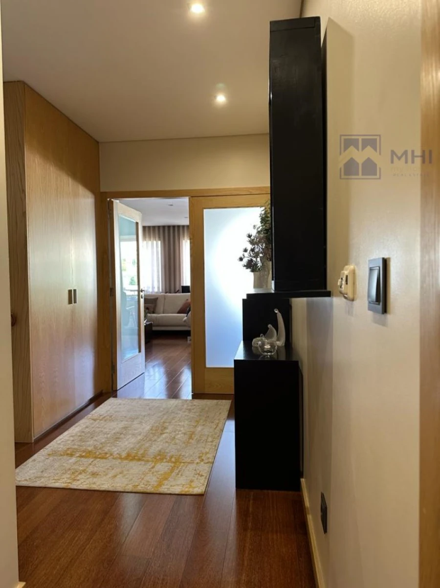 Apartamento T4 para Venda em Mafamude e Vilar do Paraíso Foto 17
