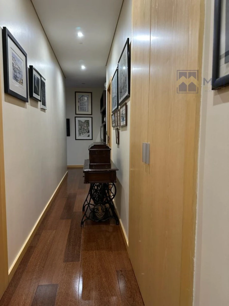 Apartamento T4 para Venda em Mafamude e Vilar do Paraíso Foto 39