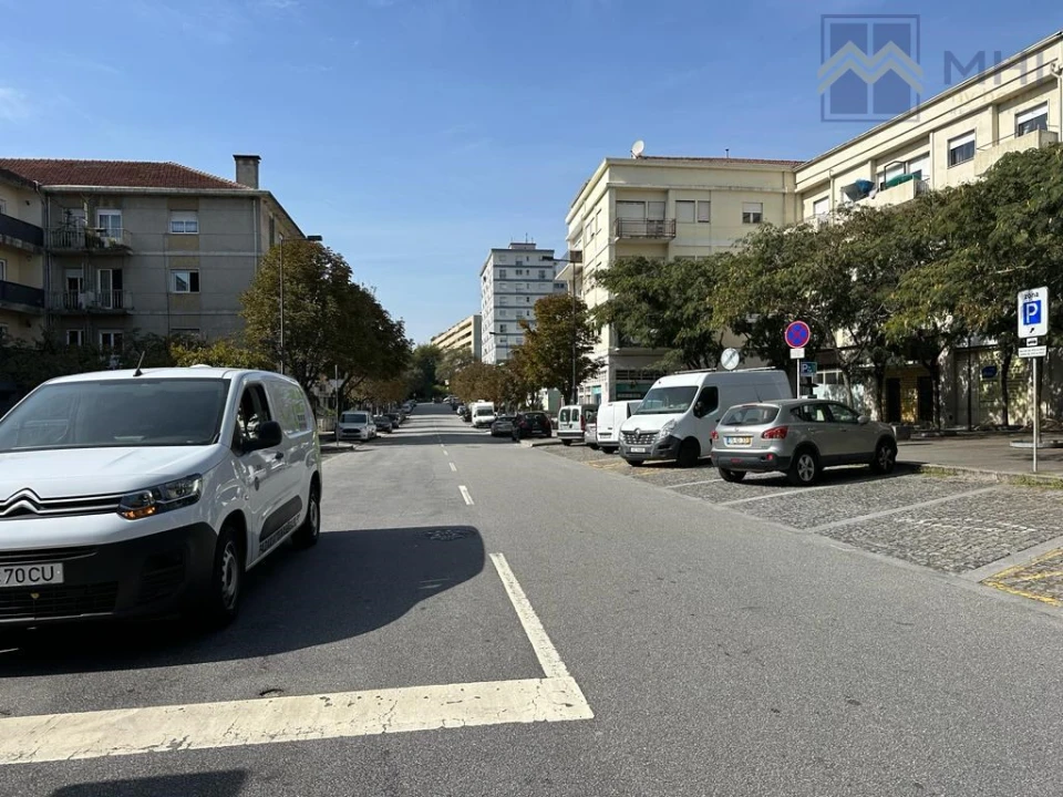 Loja para Arrendamento em Oliveira, São Paio e São Sebastião Foto 6