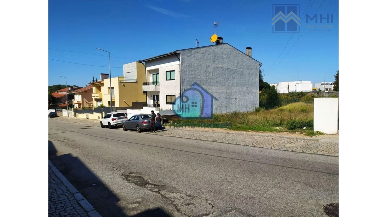 Terreno para Venda em Avintes Foto 1