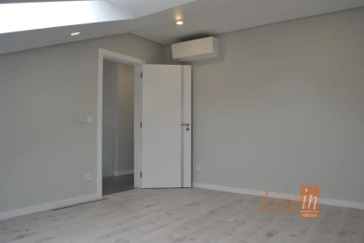 Moradia T4 para Venda em Silveira