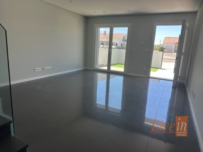 Moradia T4 para Venda em Silveira Foto 11