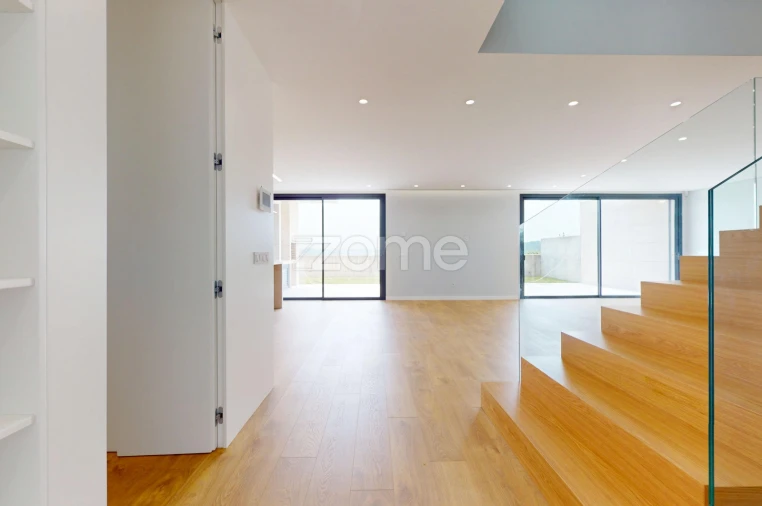 Moradia T4 para Venda em Abade de Neiva Foto 9