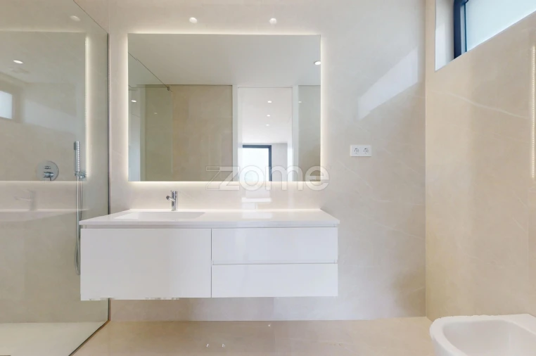 Moradia T4 para Venda em Abade de Neiva Foto 27