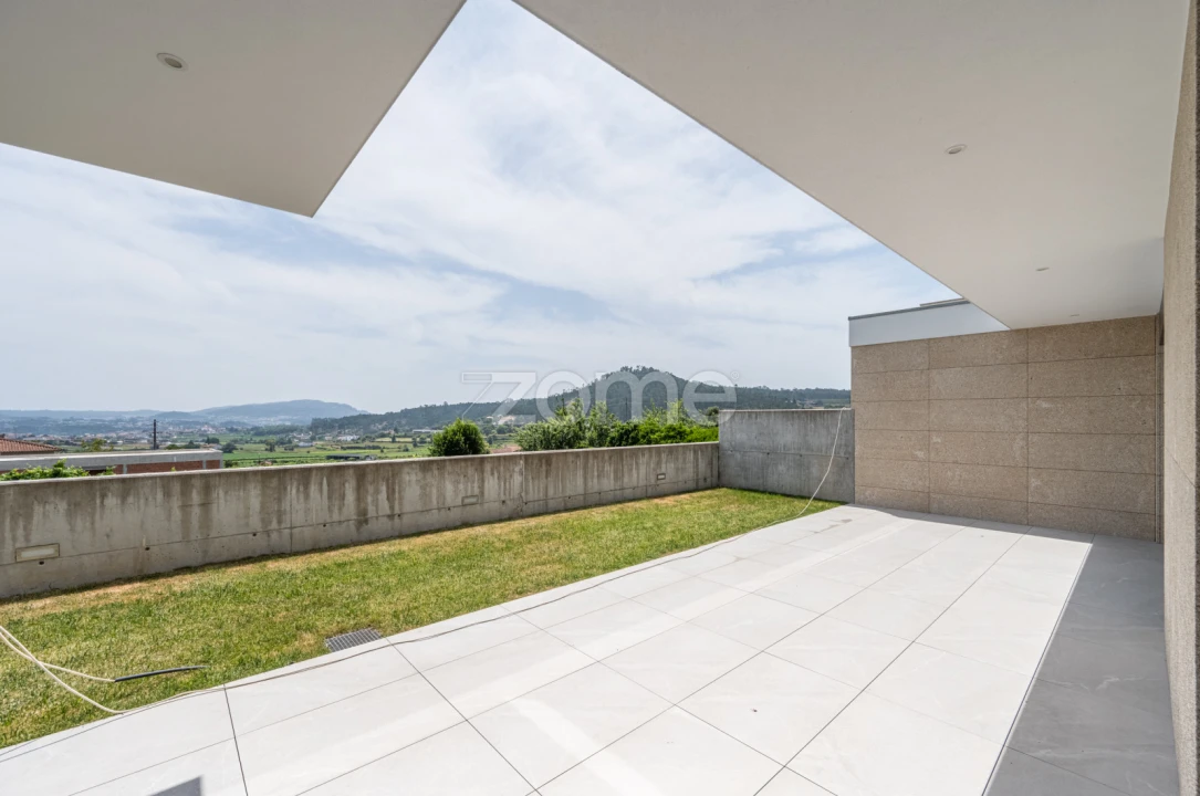 Moradia T4 para Venda em Abade de Neiva Foto 17