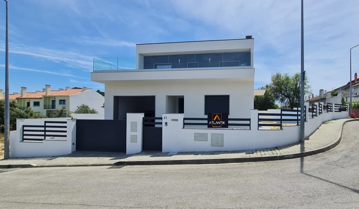 Moradia T4 para Venda em Amora Foto 1