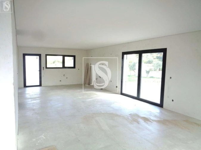 Moradia T3 para Venda em Nossa Senhora das Misericordias Foto 1