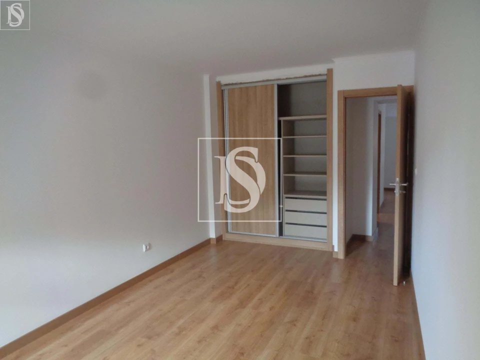 Moradia T3 para Venda em Alburitel Foto 2