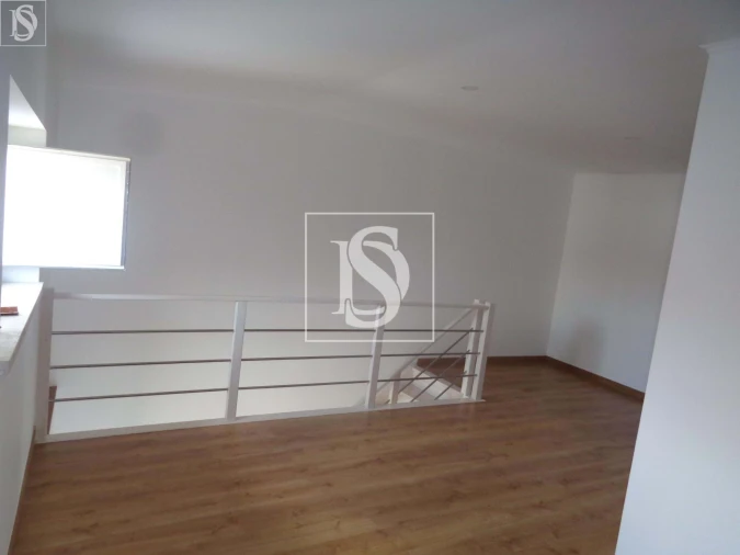 Moradia T3 para Venda em Alburitel Foto 4