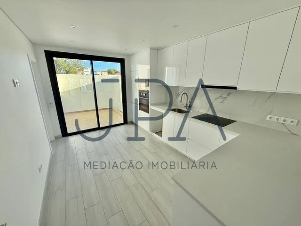 Moradia T3 para Venda em Altura Foto 8
