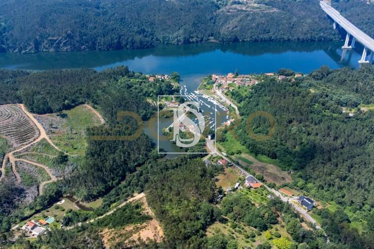 Terreno para Venda em Melres e Medas Foto 2