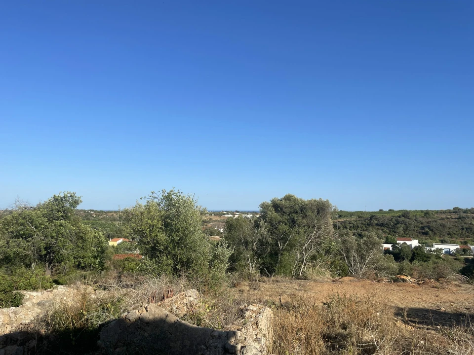 Terreno Misto para Venda em Quelfes Foto 1