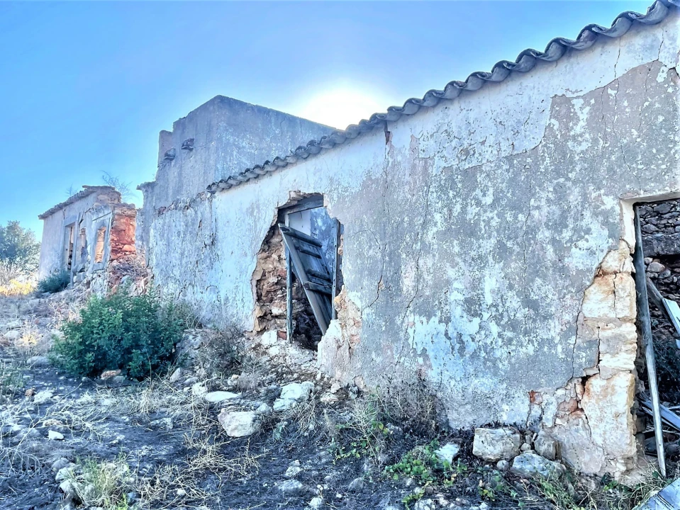Terreno Misto para Venda em Quelfes Foto 2