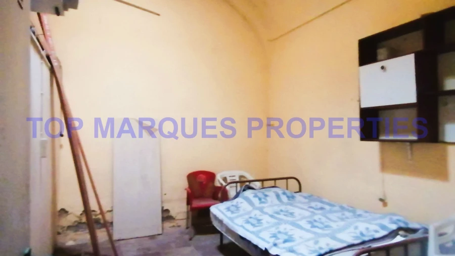 Armazém para Venda em Quelfes Foto 12