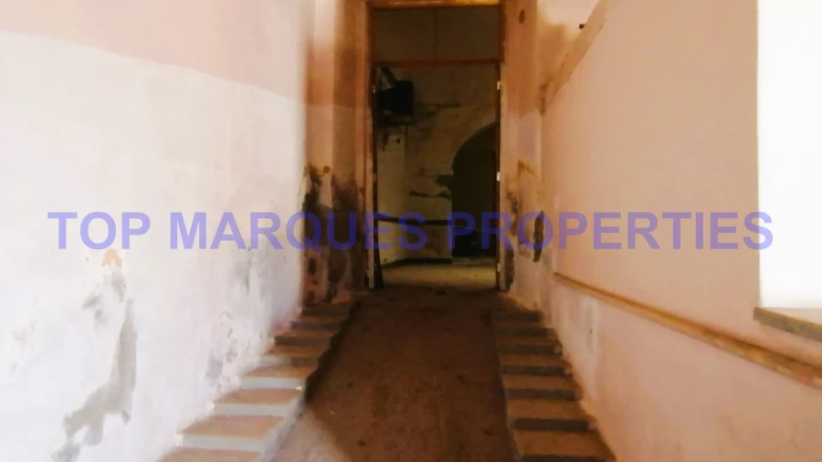 Armazém para Venda em Quelfes Foto 9