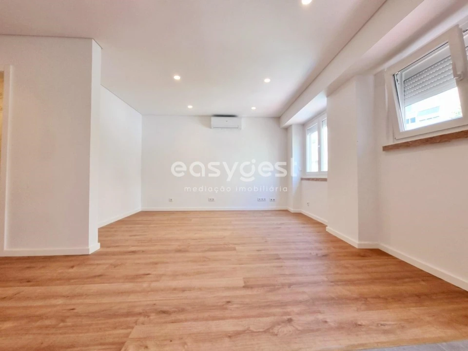 Apartamento T2 para Venda em São Domingos de Benfica Foto 11