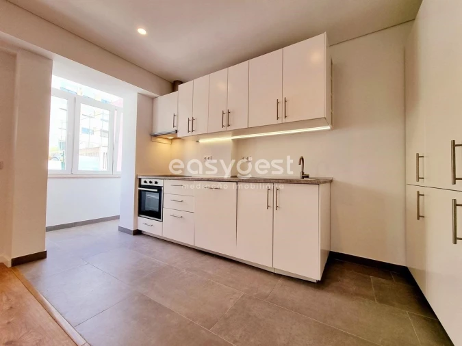 Apartamento T2 para Venda em São Domingos de Benfica Foto 13