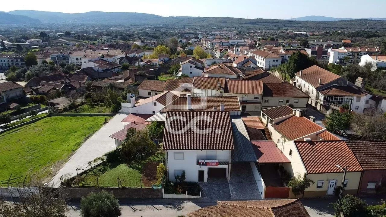 Moradia T5 para Venda em Avelar Foto 1