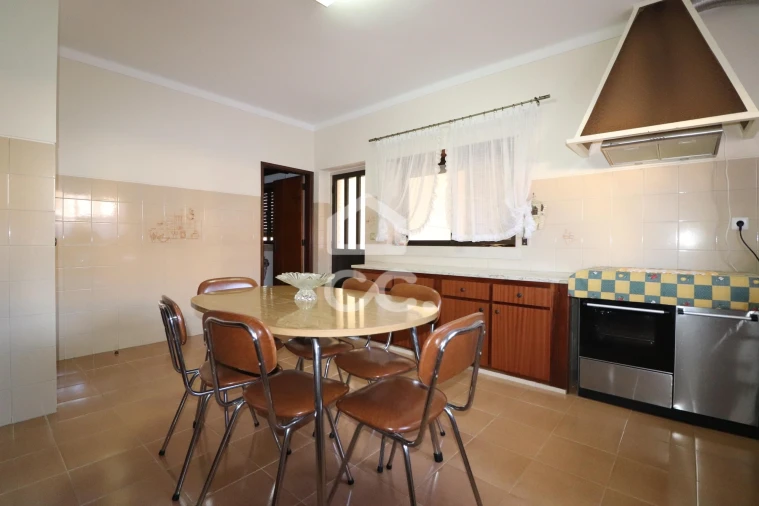 Moradia T5 para Venda em Avelar Foto 6