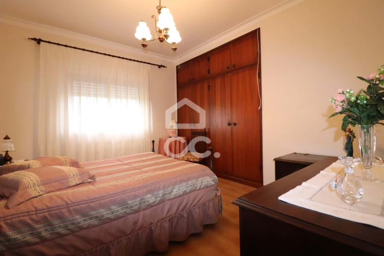 Moradia T5 para Venda em Avelar Foto 11