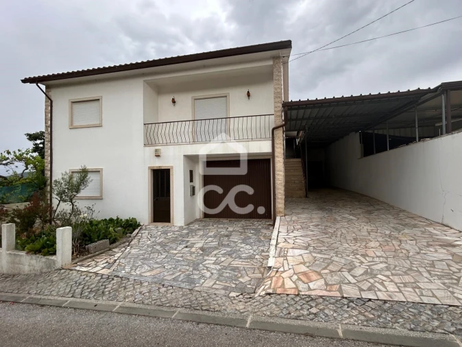 Moradia T5 para Venda em Avelar Foto 32