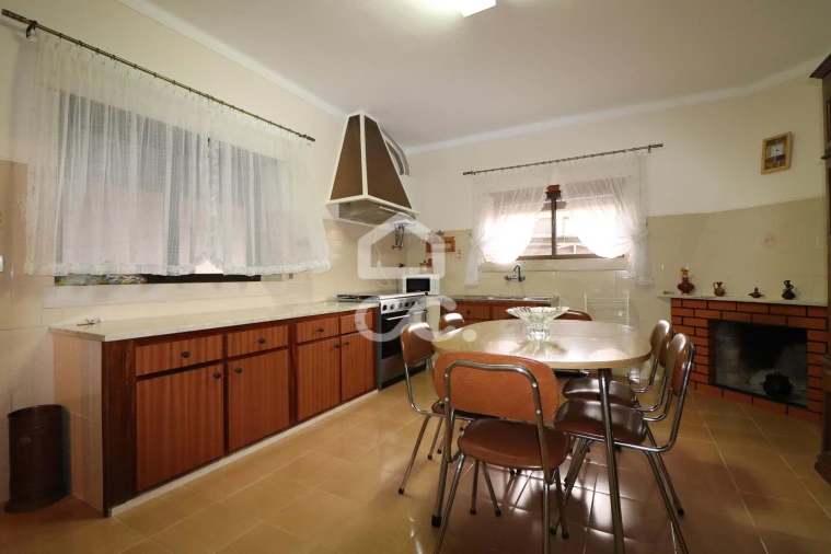 Moradia T5 para Venda em Avelar Foto 6