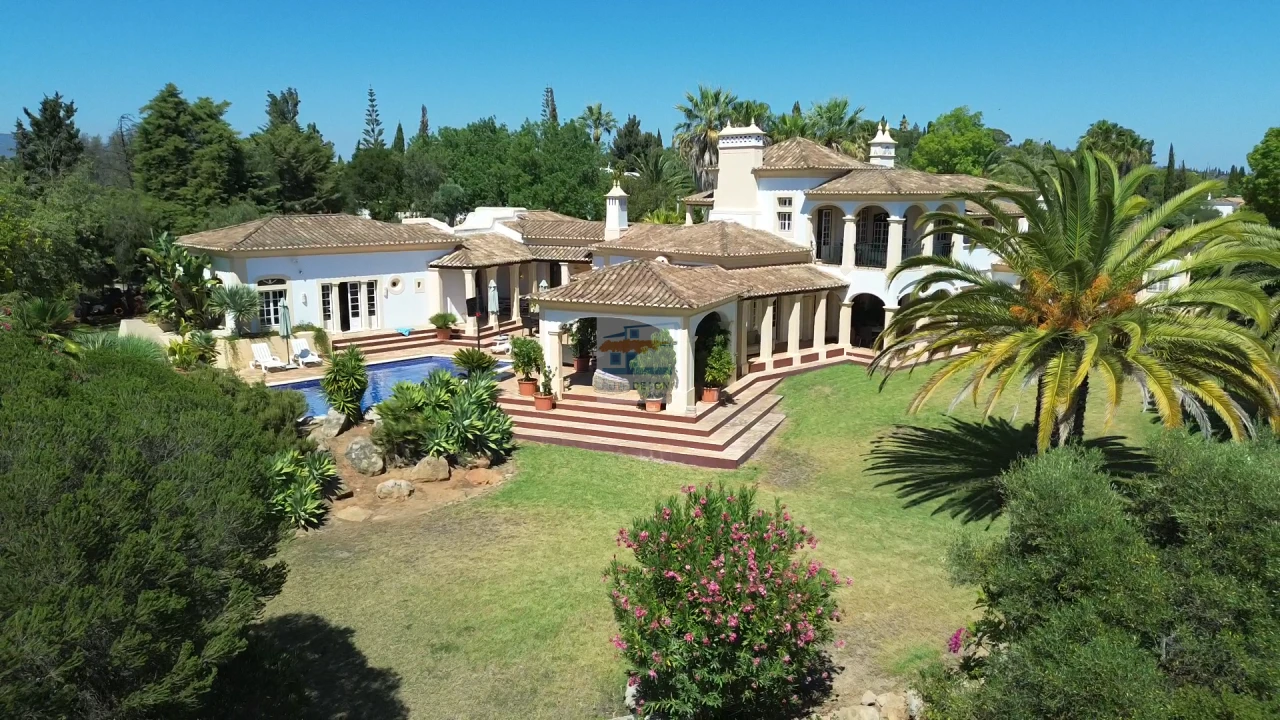 Moradia T5 para Venda em Mexilhoeira Grande Foto 2