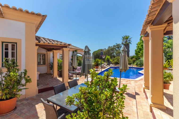 Moradia T5 para Venda em Mexilhoeira Grande Foto 32